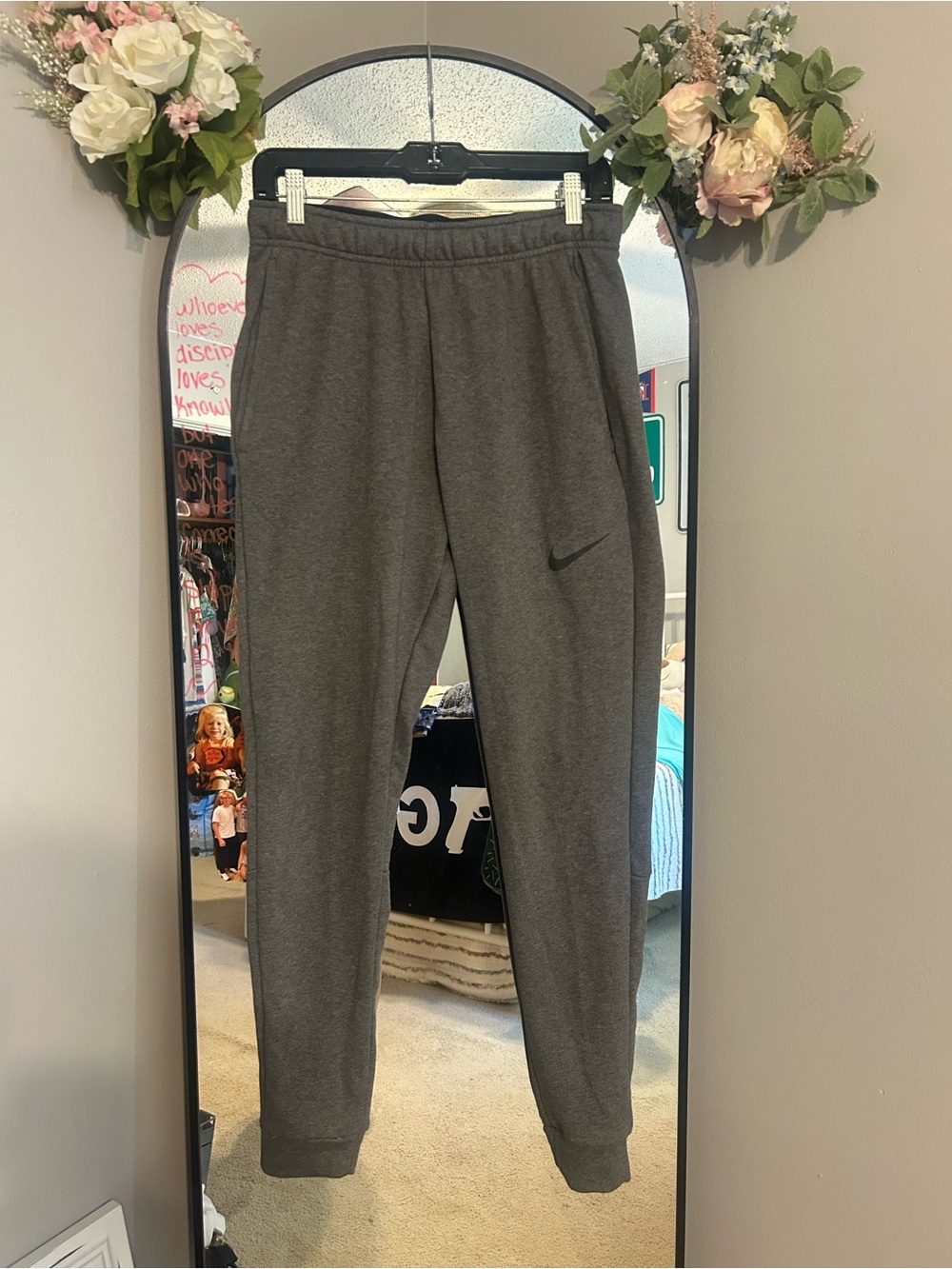 Nike Men's Dark Gray Fleece Joggers with Swoosh